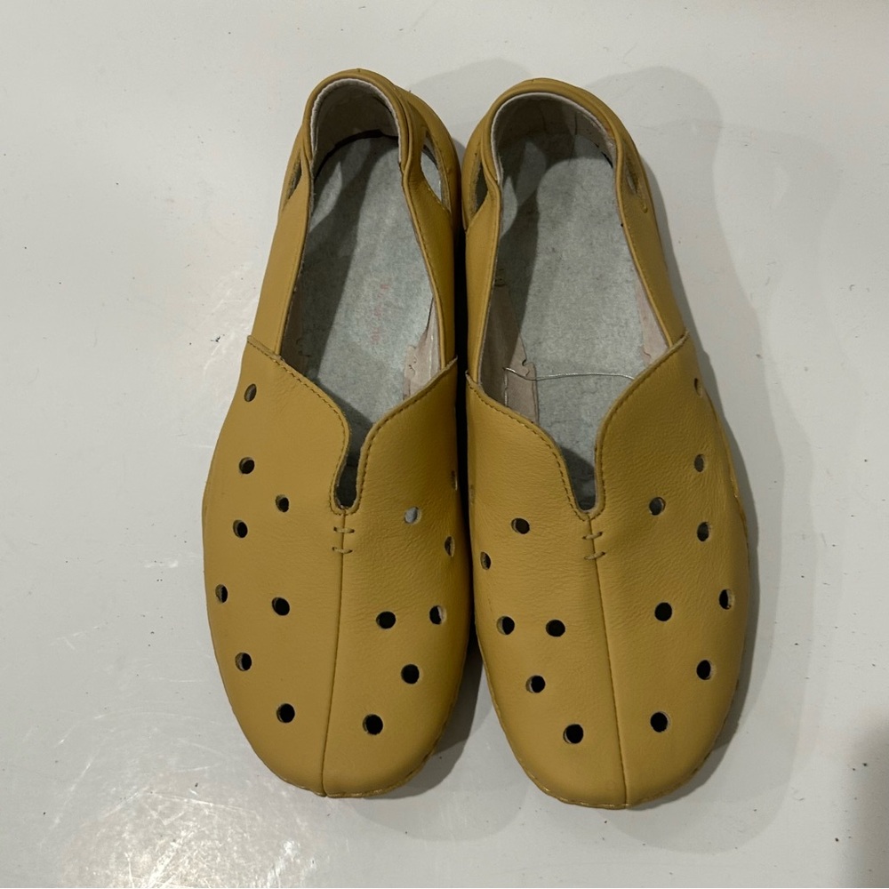 Propet Shoes - Picture 5 of 10